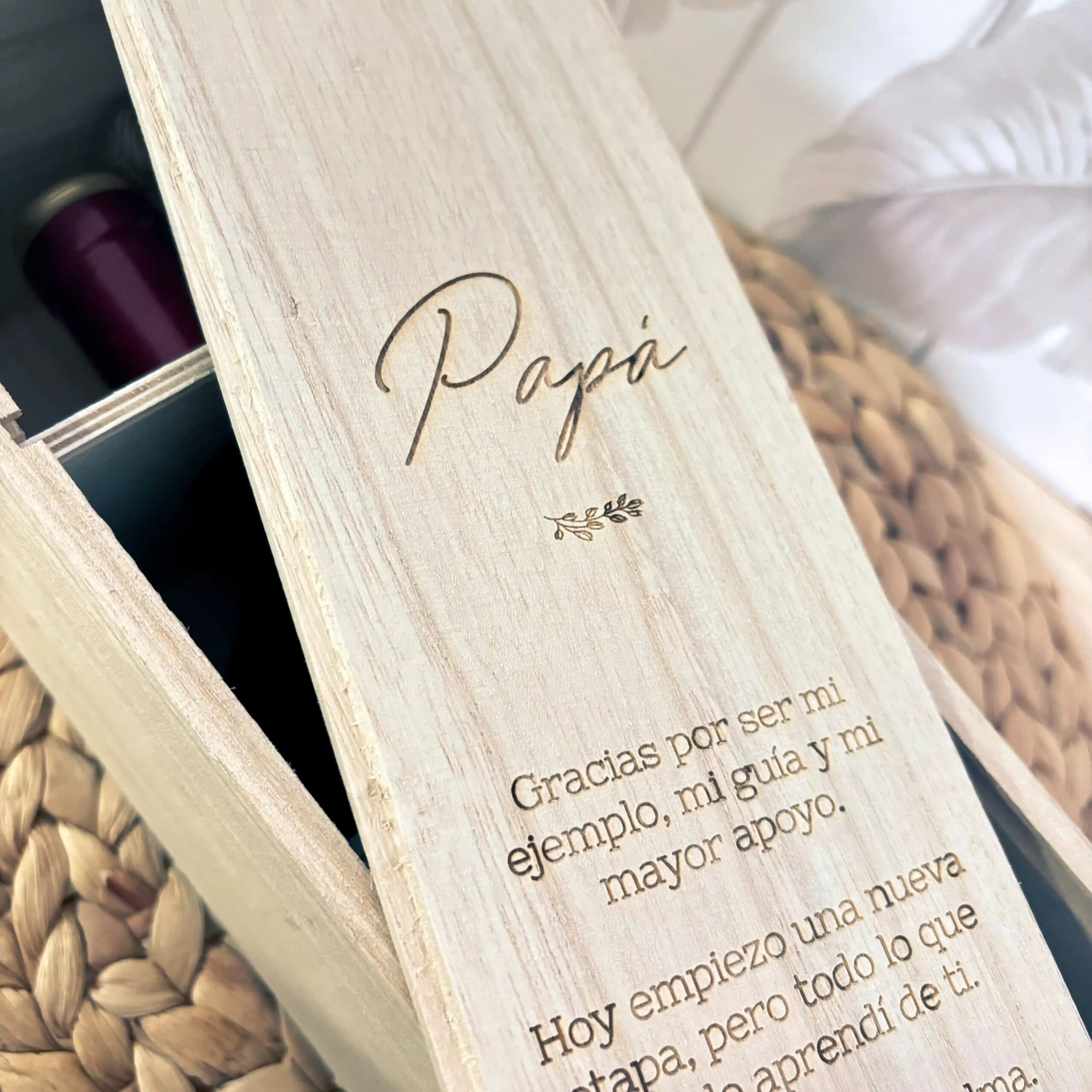 Caja de Vino Personalizada con Dedicatoria Grabada - Imagen 3