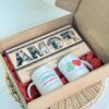 Pack regalo parejas personalizado con marco AMOR 4 fotos grabadas y tazas compañeros explorar mundo con nombres