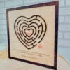 Cuadro laberinto Tú y Yo en madera natural con corazón central y grabado láser personalizado para San Valentín
