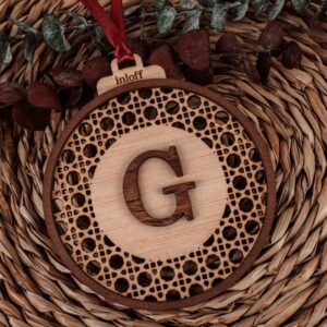 Bola de Navidad Ratán Personalizada con Inicial