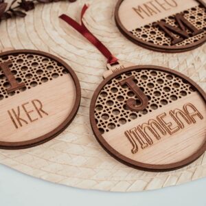 Bola de Navidad Personalizada Ratán "Mi Persona" - Imagen 3