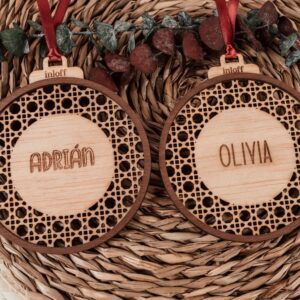 Bola de Navidad Personalizada Ratán con Nombre - Imagen 9