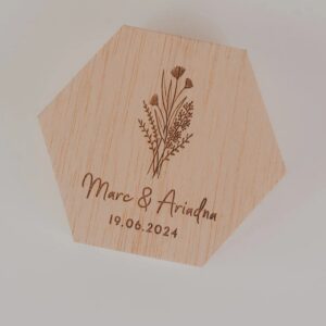 Porta Alianzas Hexagonal Personalizado en Madera - Imagen 5