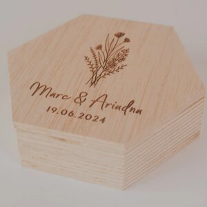 Porta Alianzas Hexagonal Personalizado en Madera - Imagen 7