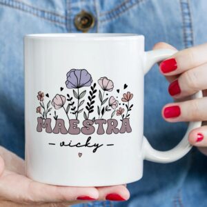 Taza Profe Personalizada con Diseño Floral - Regalo Fin de Curso - Imagen 3