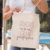 Totebag de algodón beige personalizada con mensaje "Gracias por ser una gran profesora" grabado en rosa, regalo para profesores fin de curso