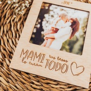Portafotos Imán Personalizado "Super Mamá" - Marco Polaroid Madera - Imagen 5