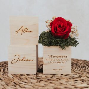 Cubo de Madera Personalizado con Rosa Eterna Sant Jordi